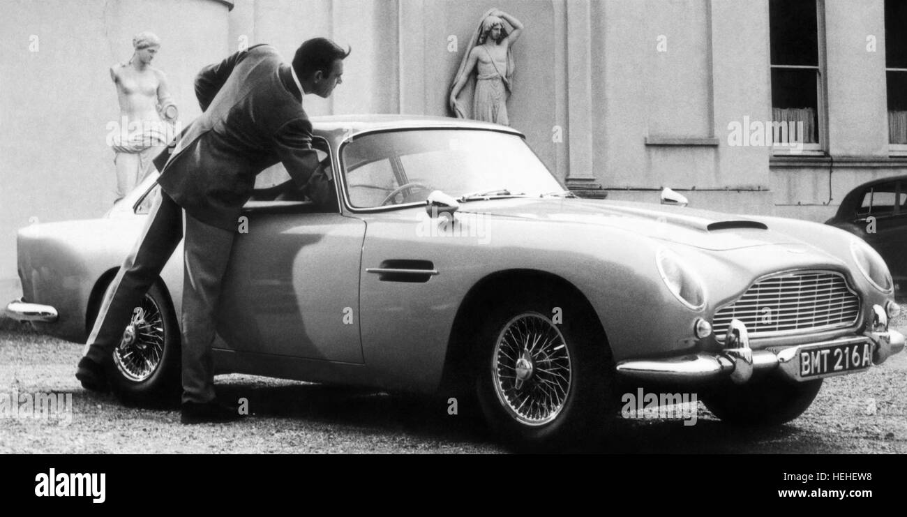SEAN CONNERY & ASTON MARTIN JAMES BOND: THUNDERBALL (1965 Stock Photo ...