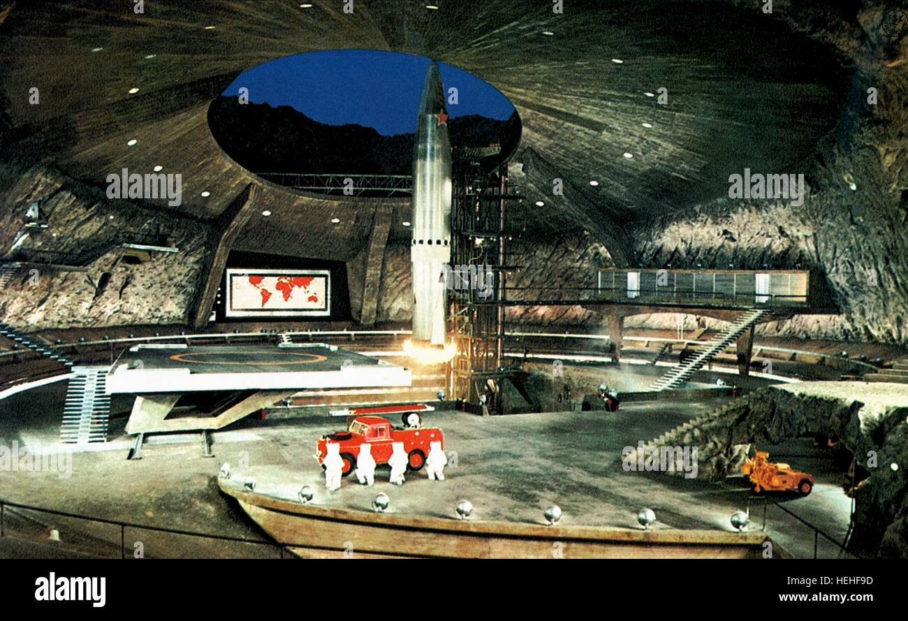 Blofeld S Secret Base James Bond You Only Live Twice 1967 Stock Photo Alamy Blofeld S Secret Base James Bond You Only Live Twice 1967 Stock Photo Alamy