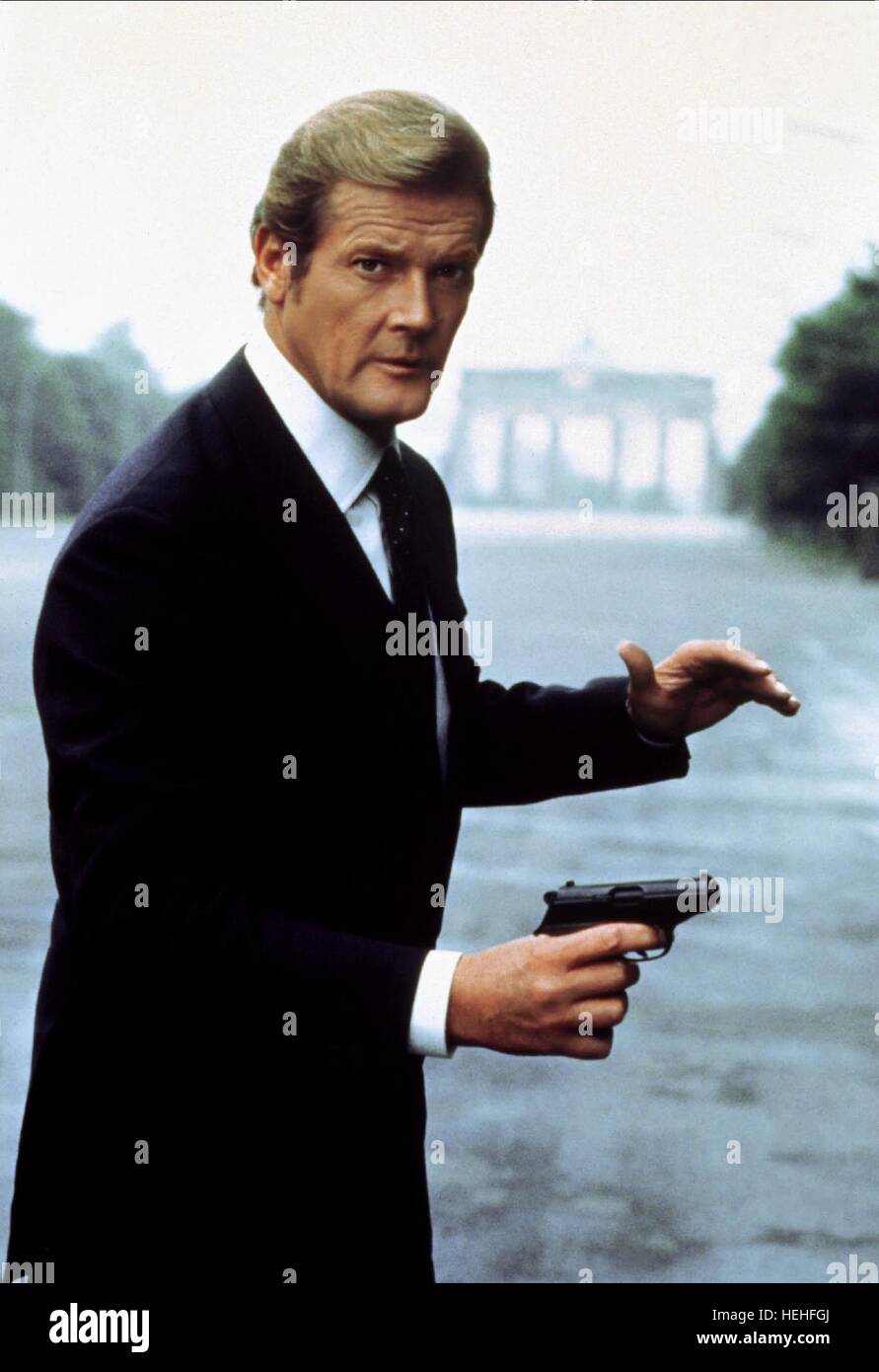 A View To A Kill Roger Moore 1985 High Resolution Stock Photography and Images Alamy