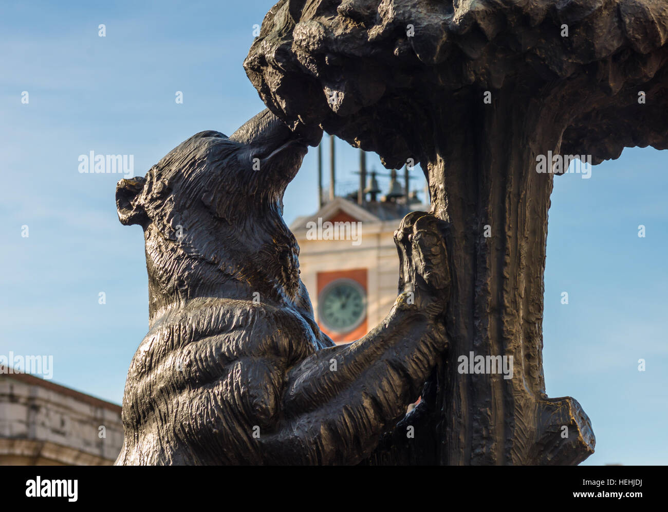 Symbol of Madrid statue of Bear and strawberry tree, Puerta del Sol, Spain Stock Photo Alamy