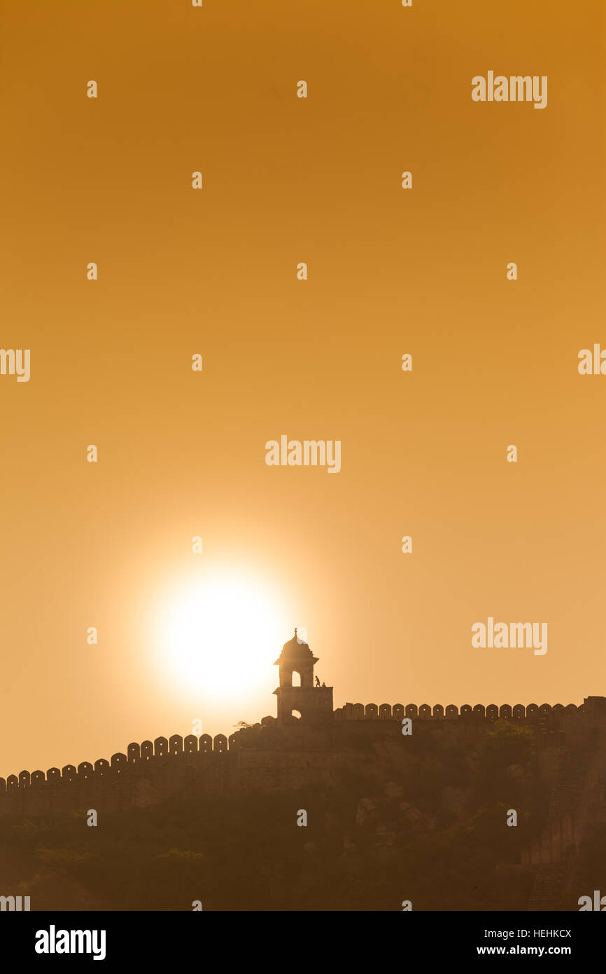 Wall outpost amer amber fort hi-res stock photography and images - Alamy
