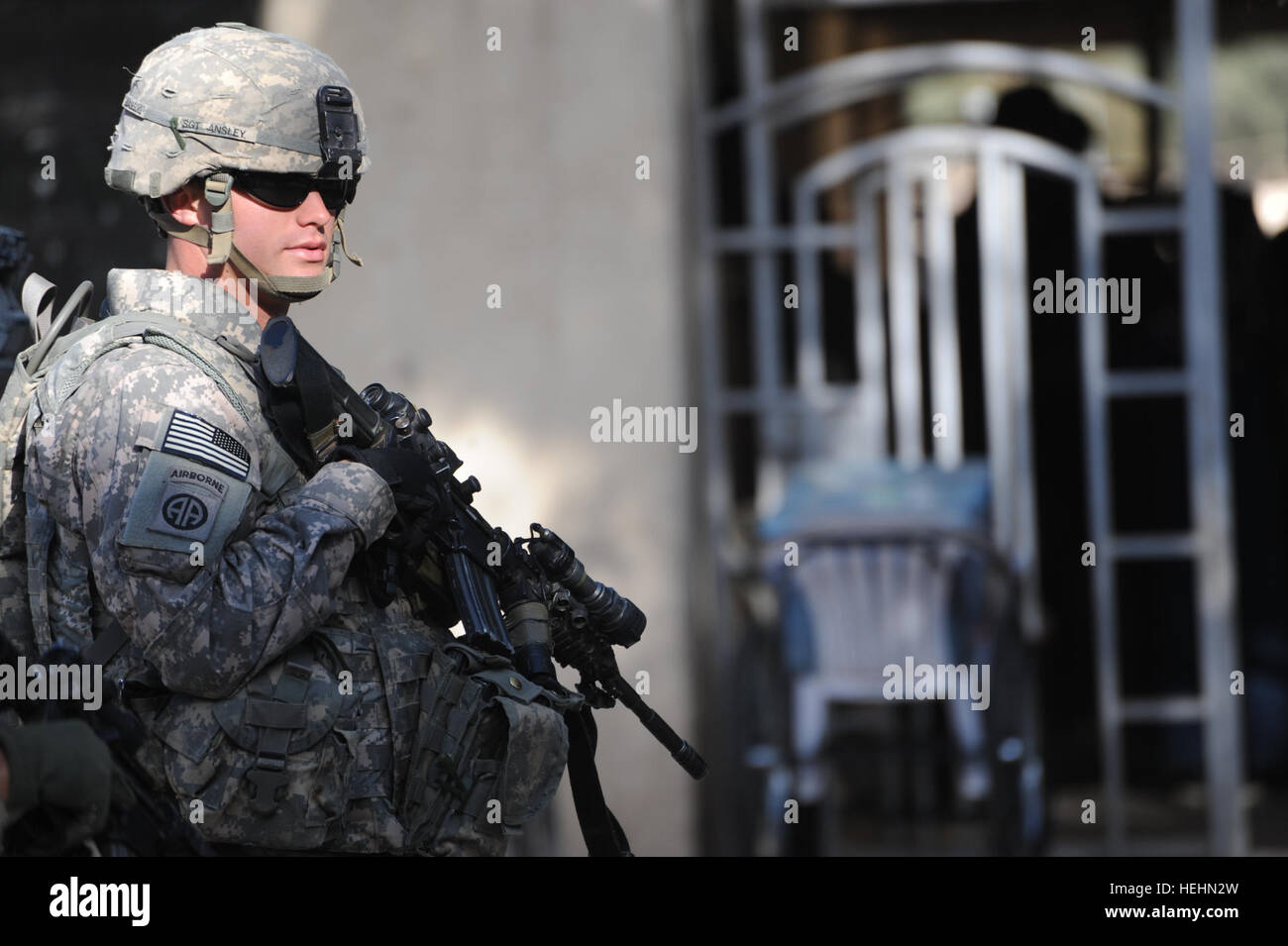 Military personnel from the 319th Battalion, 3rd Brigade, 82nd Airborne ...