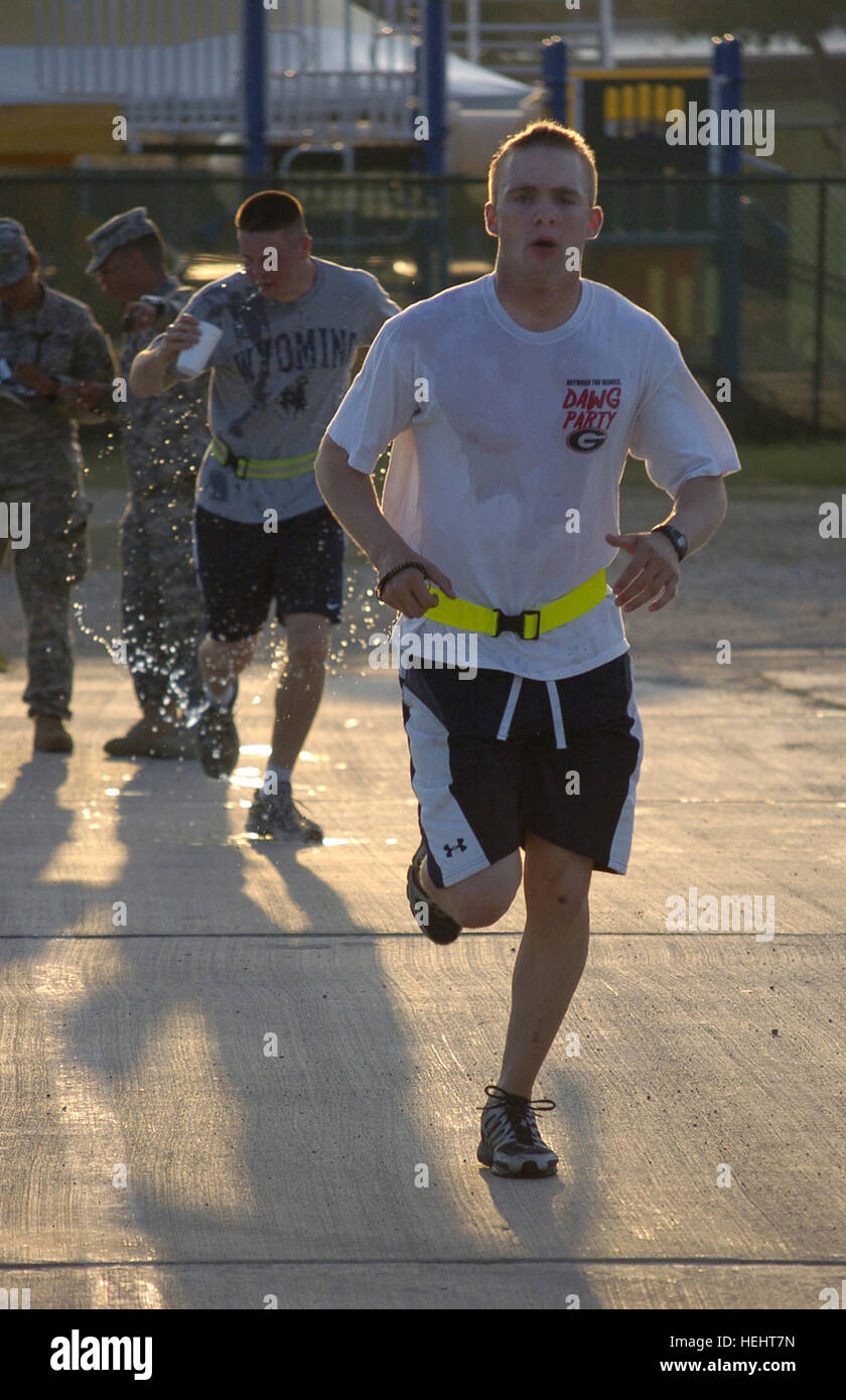 Army Sgt. Steven Allen Jones with the 193rd Military Police Company runs faster than the posted speed limit with a time of 1 hour, 11 minutes and 4 seconds in his qualifying run for his Army Ten-Miler team. Twenty Soldiers ran for eight positions to represent the 525th MP Battalion with Joint Task Force Guantanamo. Troopers Begin Long Road to Washington 162526 Stock Photo