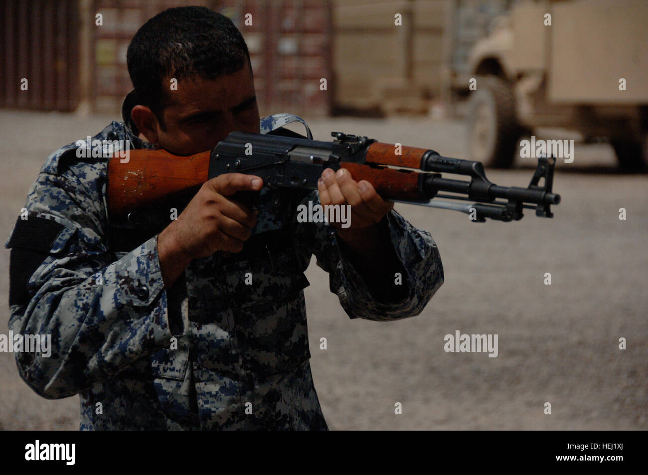 Reflexive Fire Target Iraqi police forces fire hi-res stock photography and images - Alamy