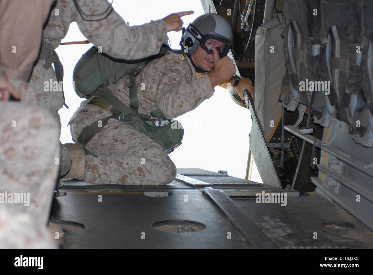 Static Line Jumpmaster Command Screening Checklist Static line activity hi-res stock photography and images - Alamy