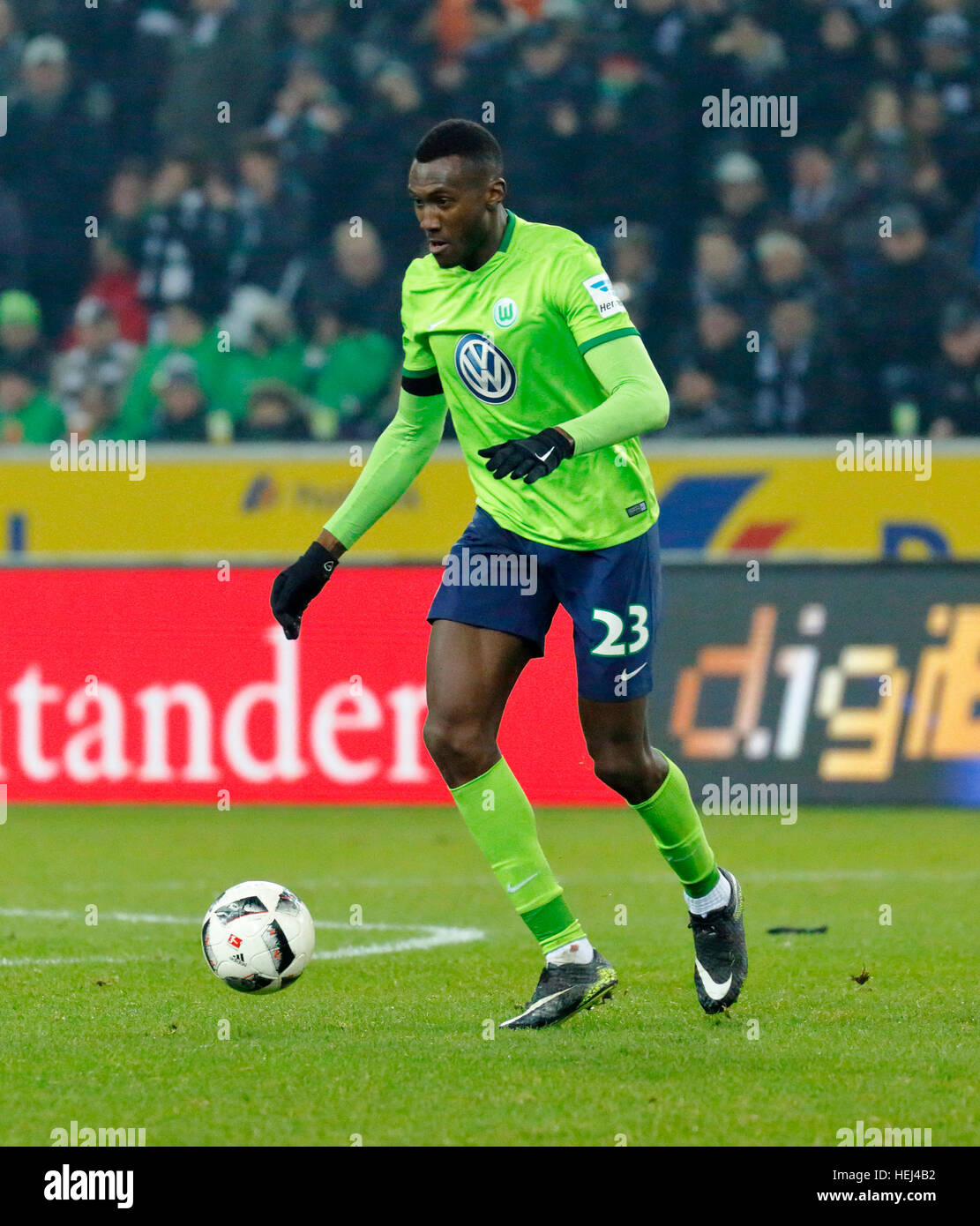 sports, football, Bundesliga, 2016/2017, Borussia Moenchengladbach vs VfL Wolfsburg 1:2, Stadium Borussia Park, scene of the match, Josuha Guilavogui (Wolfsburg) in ball possession Stock Photo