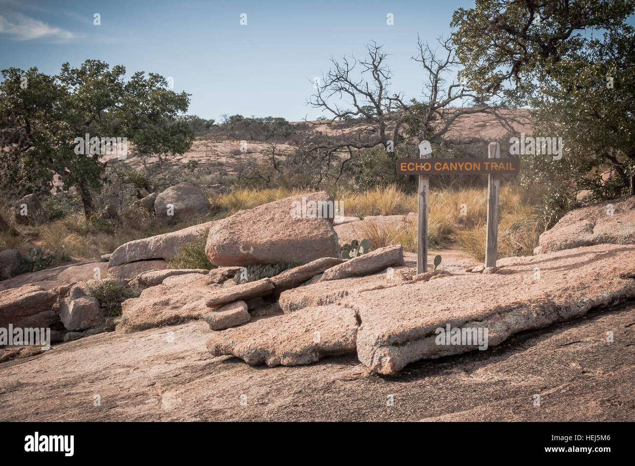 Trail marker at start of Echo Canyon Trail at Enchanted Rock park in Fredericksburg, TX, USA Stock Photo