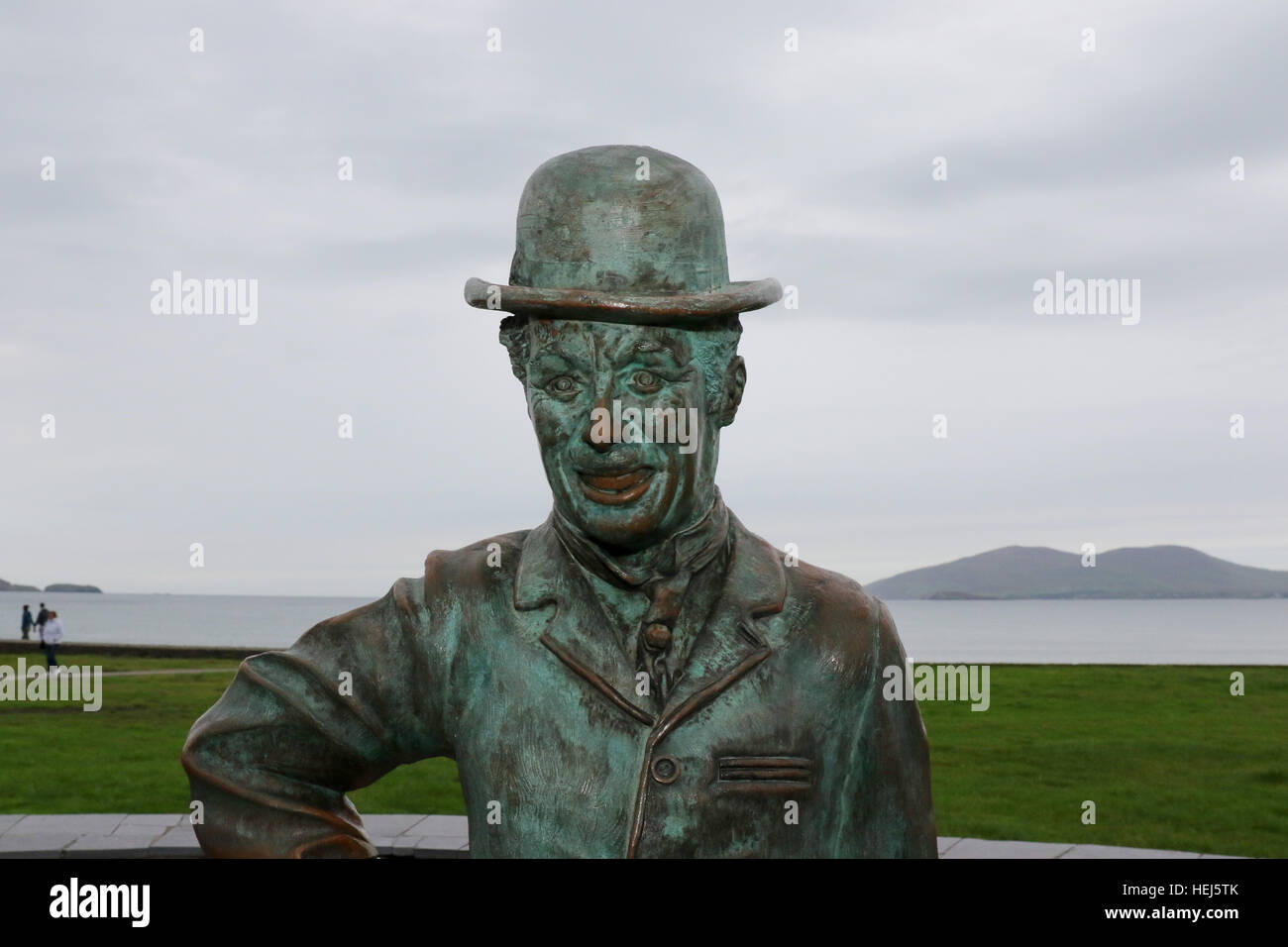 Charlie chaplin statue hires stock photography and images Alamy