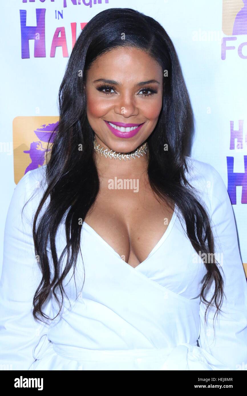 Sanna lathan hot