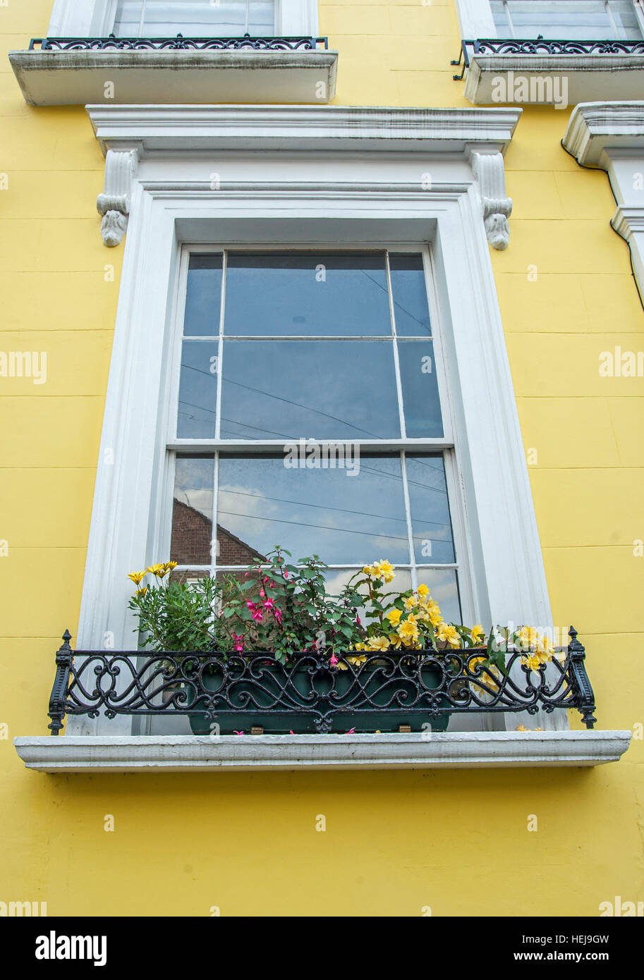 Colourful houses in Notting Hill London Stock Photo - Alamy