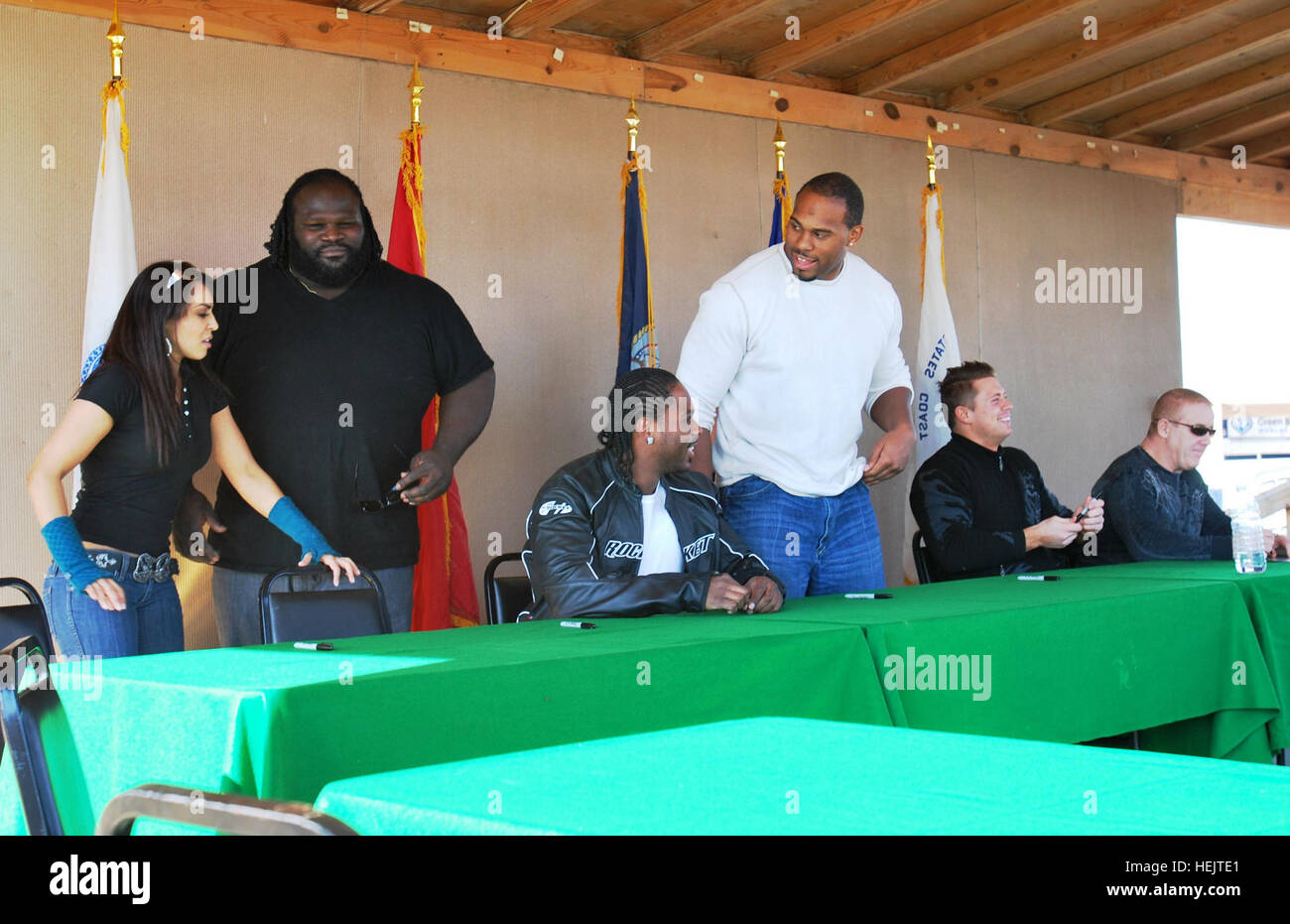 U s army personnel receive hi-res stock photography and images - Alamy