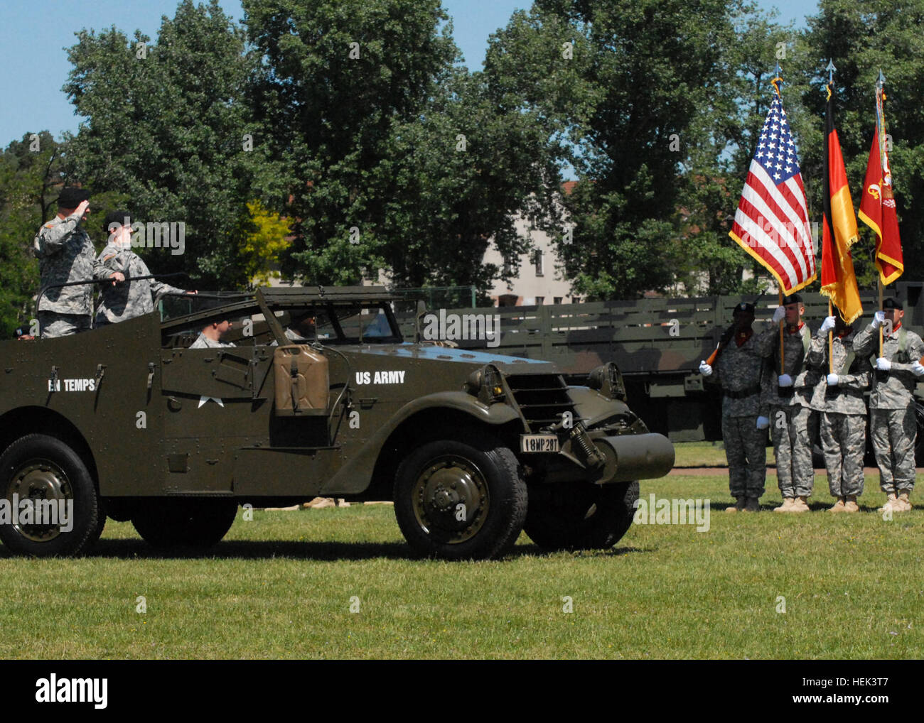 Army personnel conduct training hi-res stock photography and images - Alamy