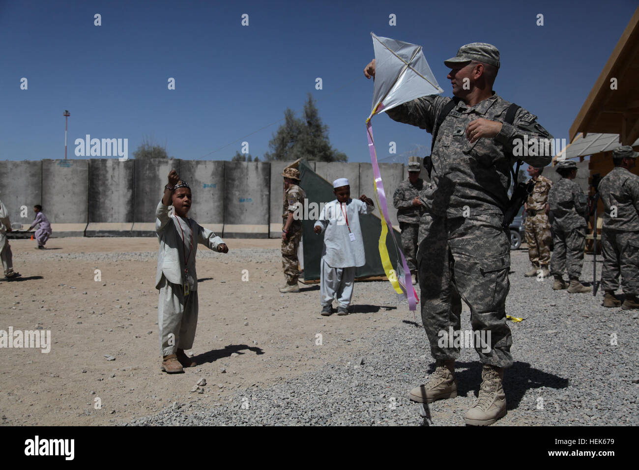Kite flying afghanistan hires stock photography and images Alamy