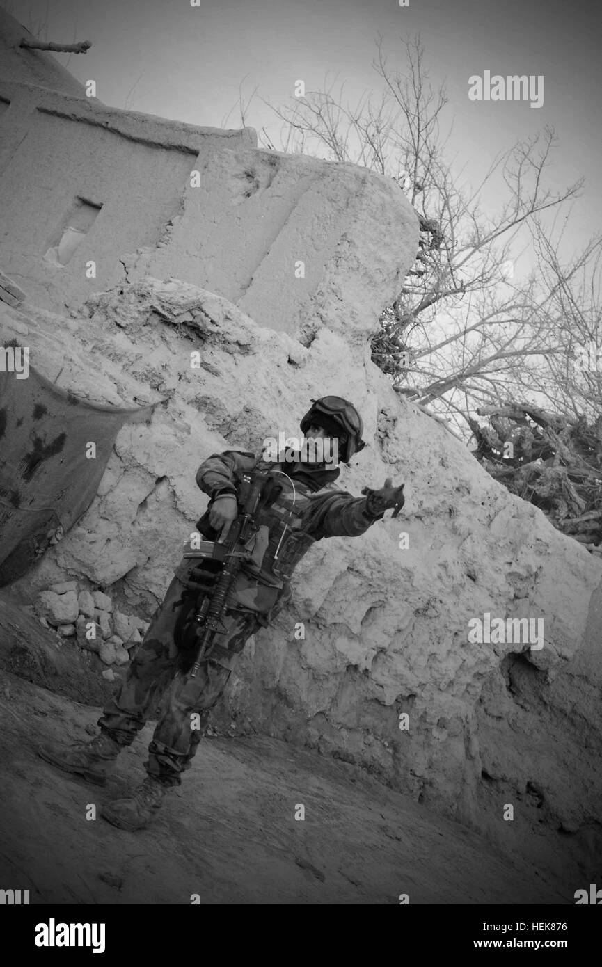 Afghan army training Black and White Stock Photos & Images - Alamy