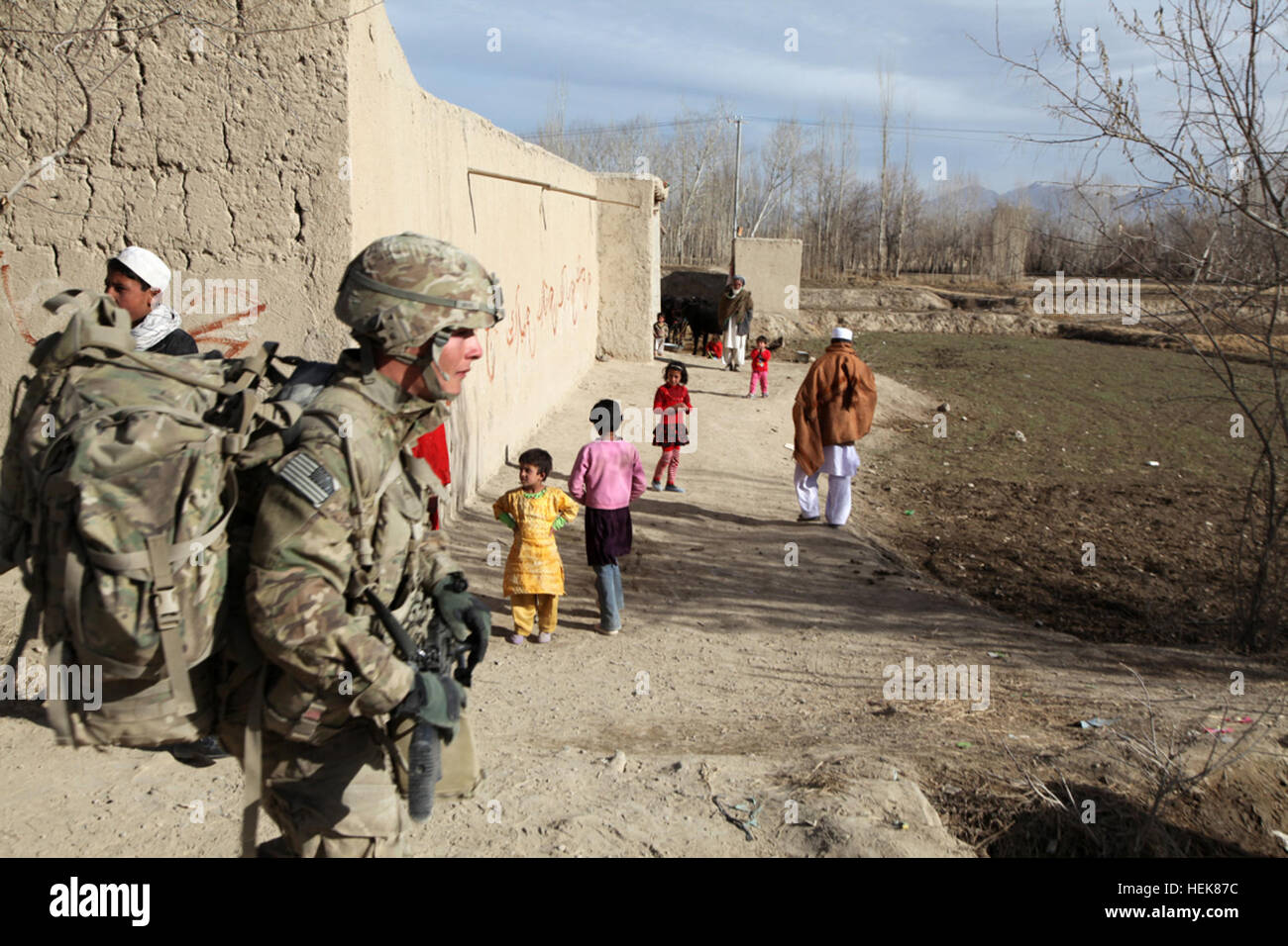 A U.S. Army soldier with 3rd platoon, Charlie Company, 2nd Battalion ...