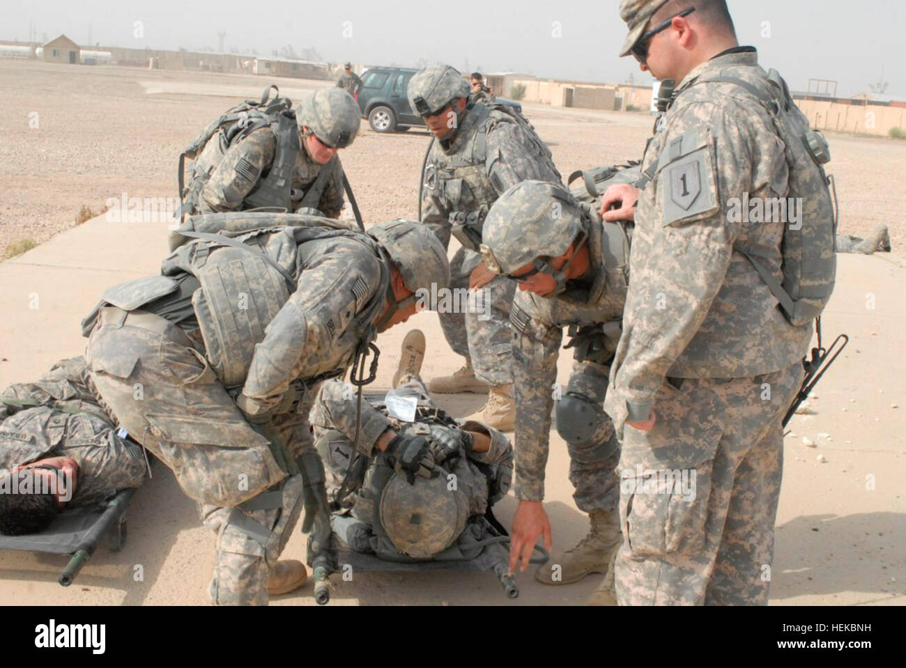 Soldiers with Headquarters and Headquarters Company, 1st Battalion ...