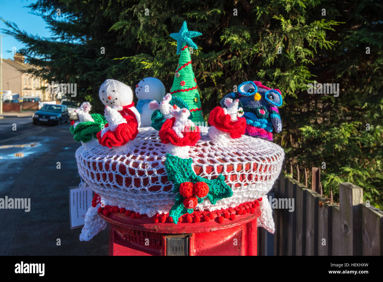 Herne Bay, Kent, UK. 22nd Dec, 2016. Many of the post boxes in Herne Bay, such as this one in Kings Road, have been topped by knitted characters with a Christmas Theme. The toppers are the work of a local knitting group called the 'Herne Bay Cosy Crew' © Paul Martin/Alamy Live News Stock Photo