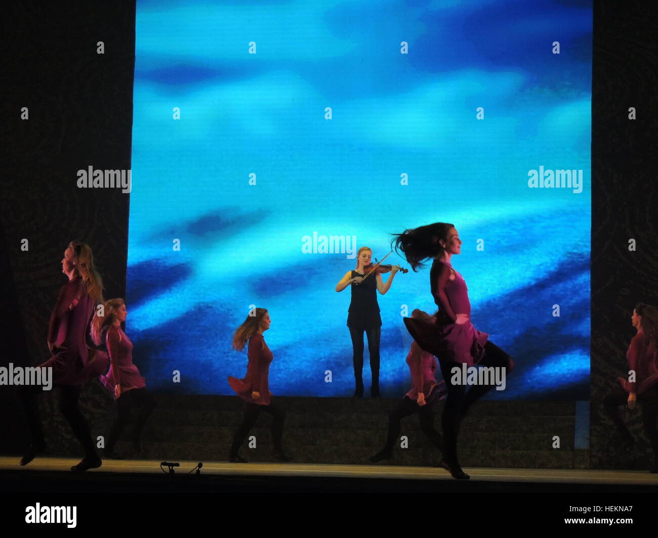 Riverdance dancing hi-res stock photography and images - Alamy