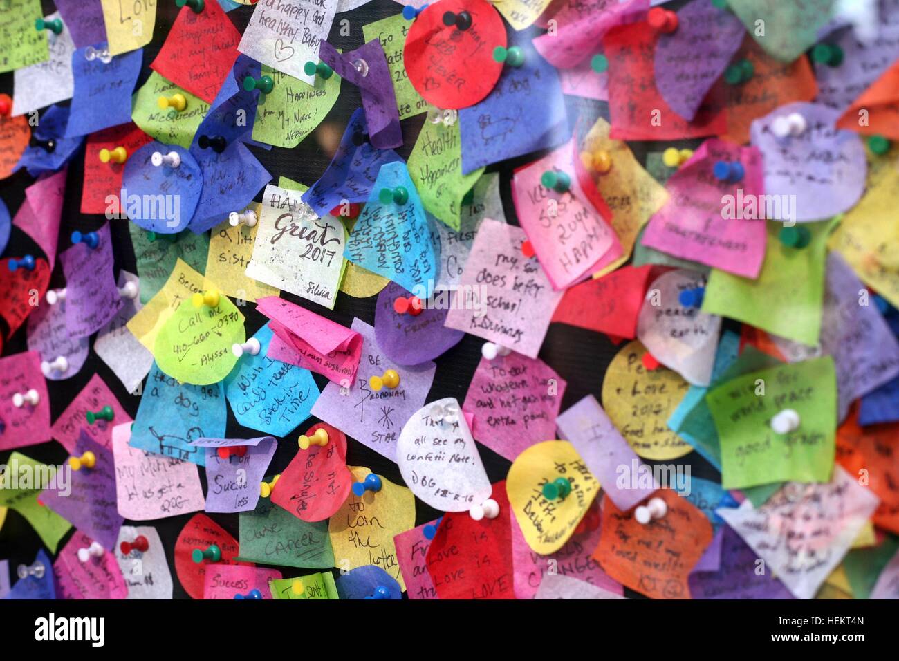 New Year’s Eve Wishing Wall, New York USA Stock Photo Alamy