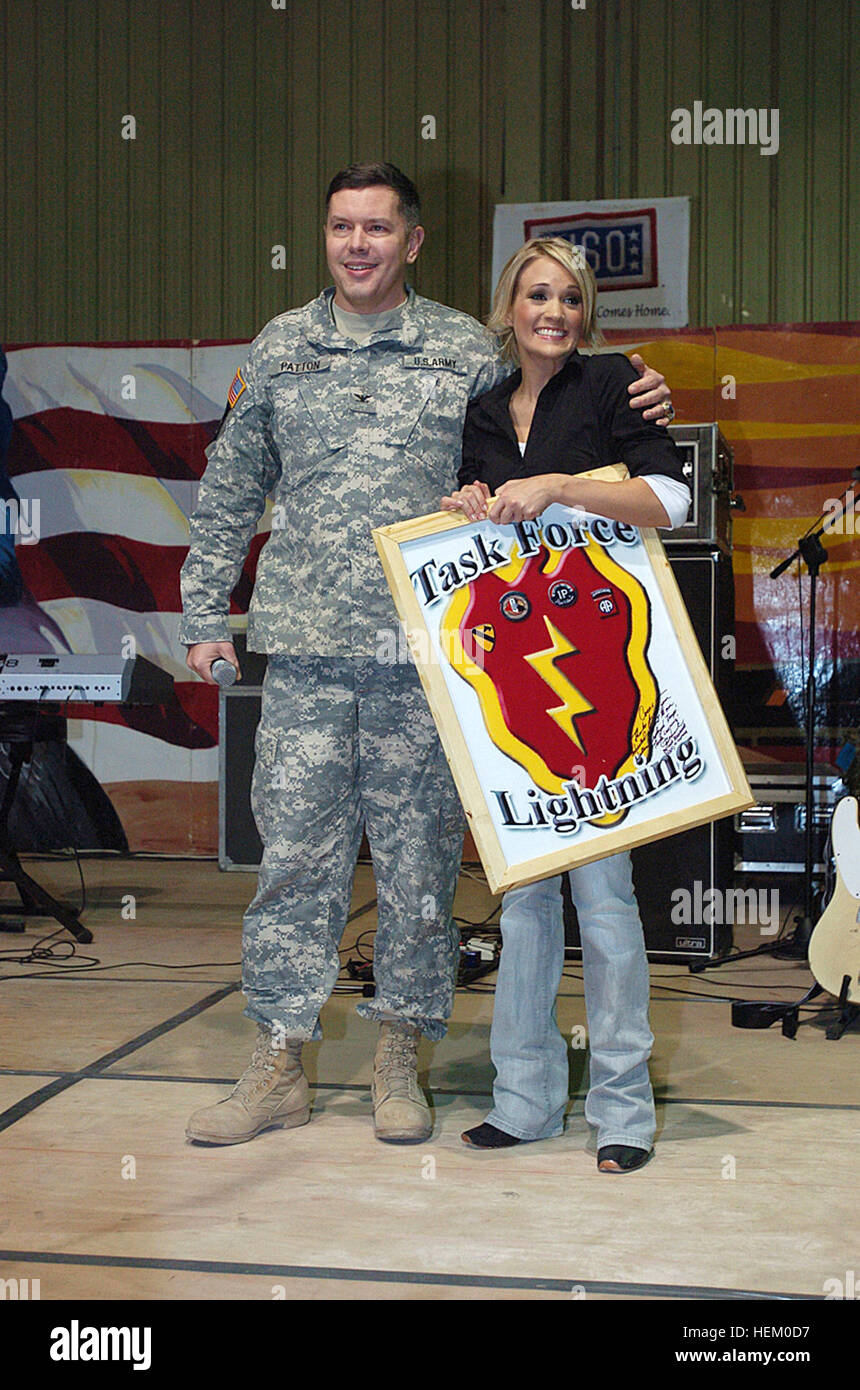 Carrie underwood 2006 hi-res stock photography and images