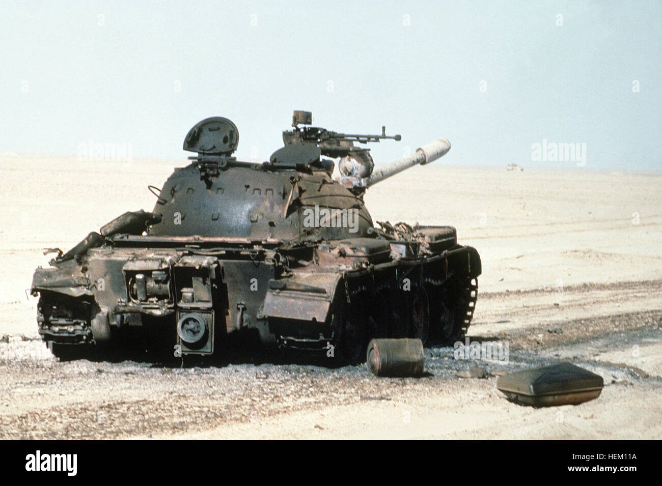 A demolished Iraqi T-55 battle tank stands on a battlefield after being destroyed by Allied forces during Operation Desert Storm. Disabled Iraqi Type 69 Stock Photo - Alamy