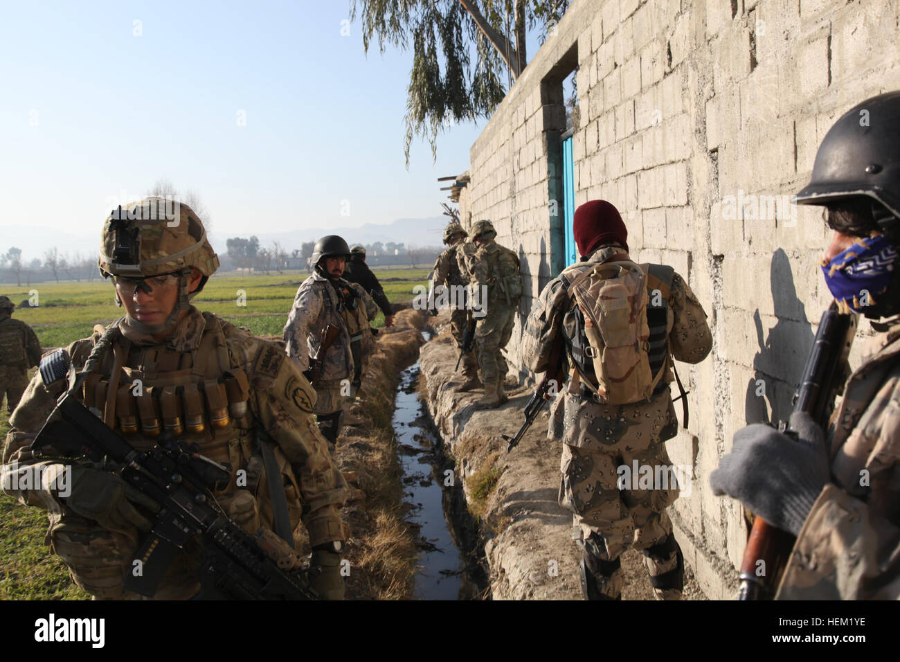 Pakistan army soldiers police hi-res stock photography and images - Alamy
