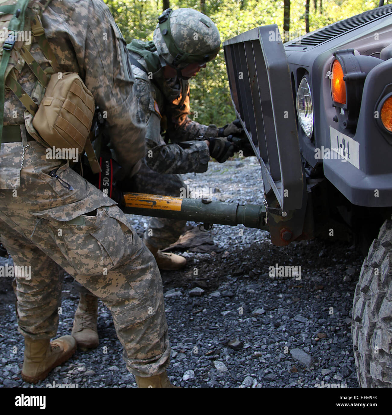 Humvee tow hires stock photography and images Alamy