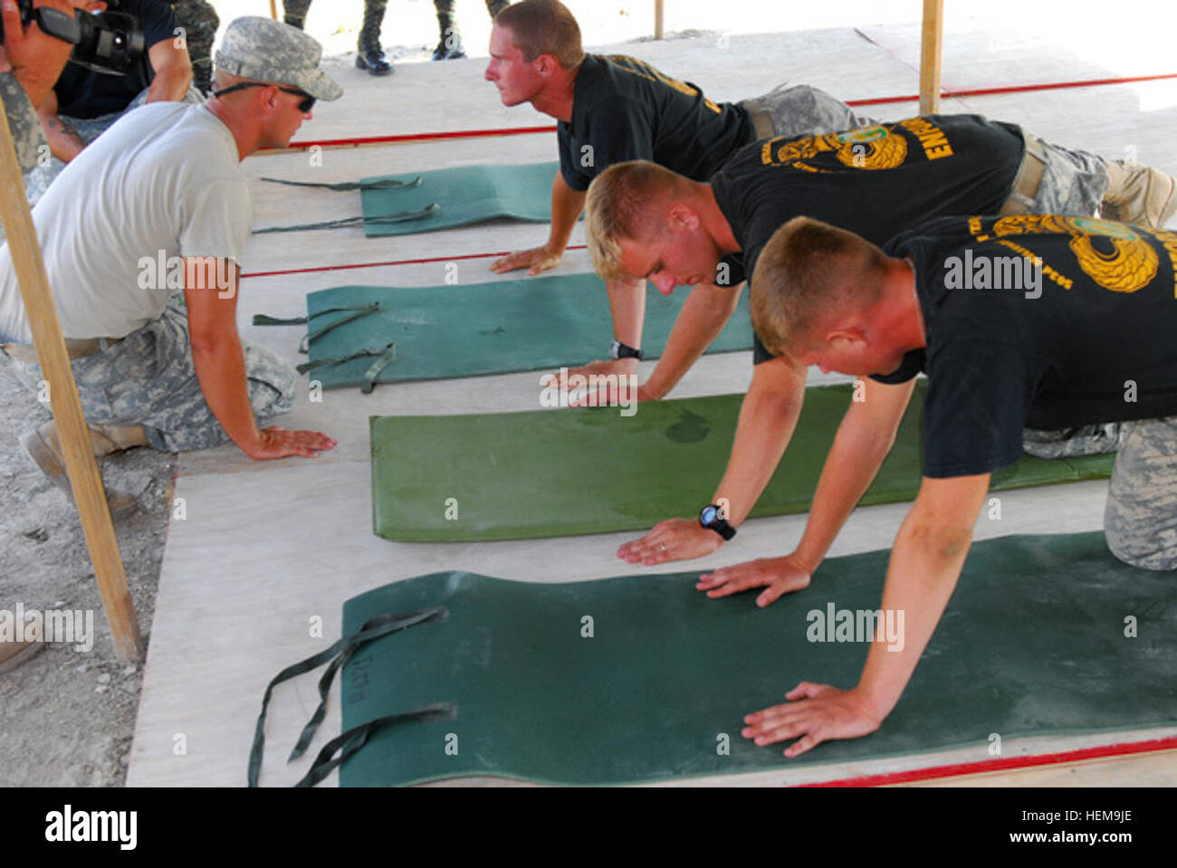 Soldiers from the 65th Military Police Company (Airborne) participate ...