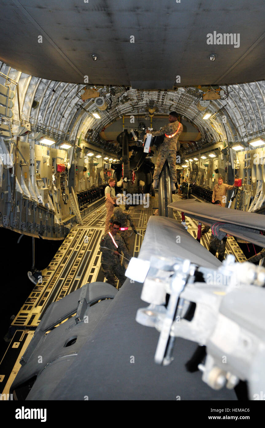 Soldiers from 209th Aviation Support Battalion, 25th Combat Aviation ...