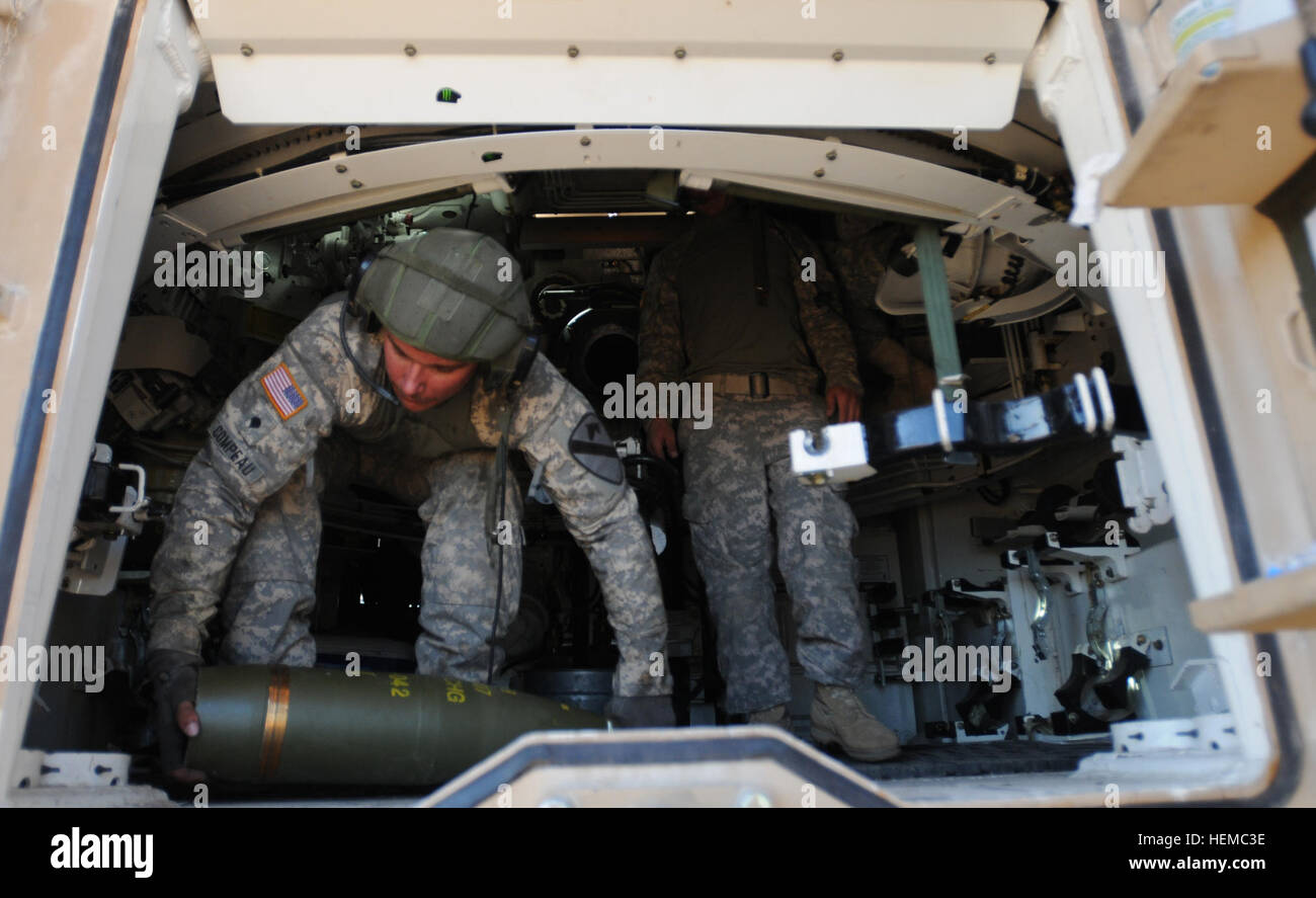 Soldiers from Btry. B, 3-82 FA Regiment, 2nd BCT, 1st Cavalry Division ...