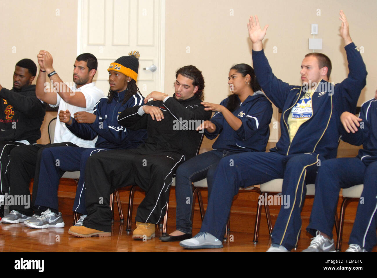 Hypnosis show hires stock photography and images Alamy