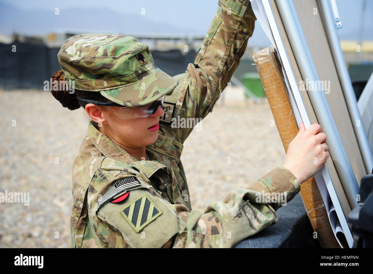 Army inventory management hi-res stock photography and images - Alamy