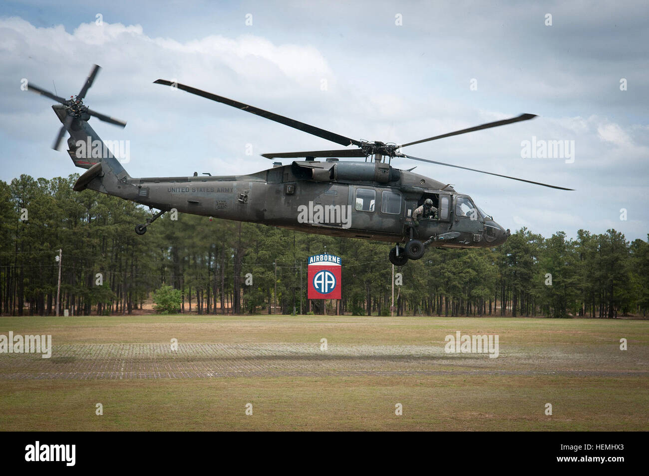 Helicopter 82nd airborne hi-res stock photography and images - Alamy