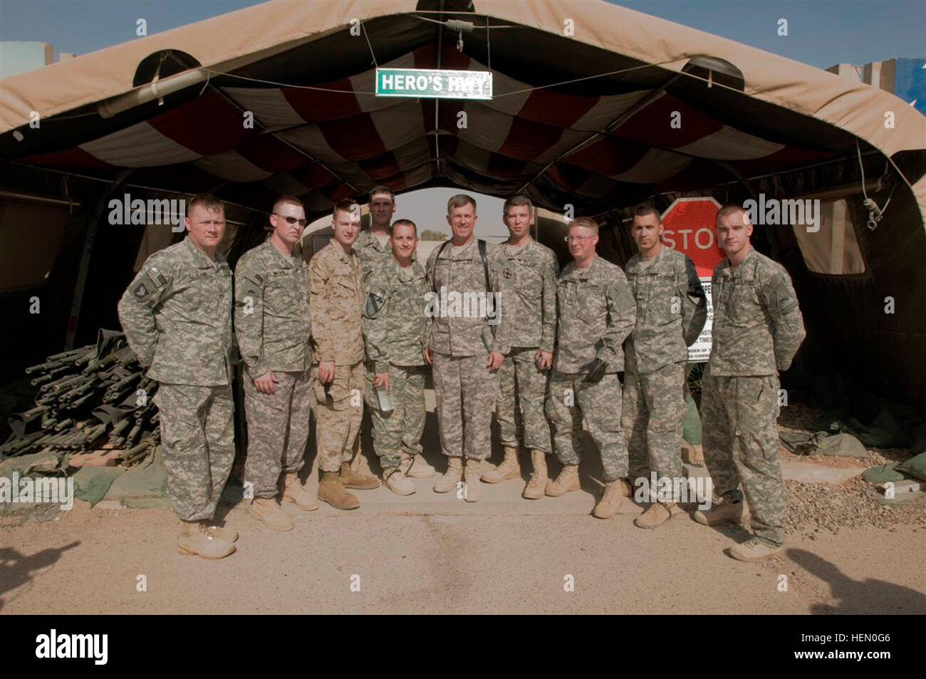 Us Army 53284 Wounded Veterans Pose With 13th Sustainment Command 