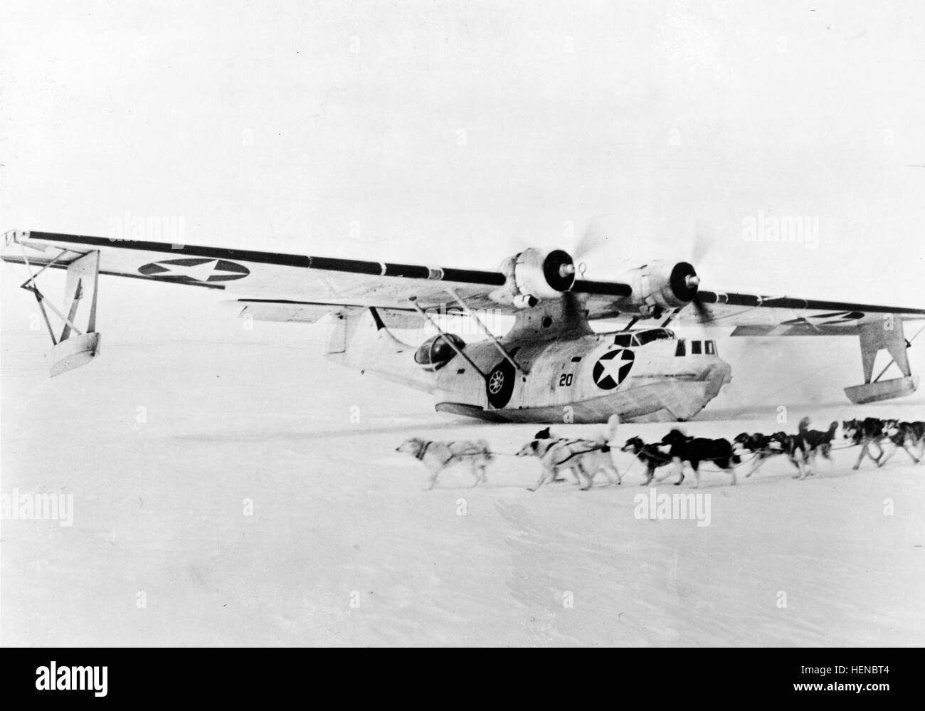 Bernt Balchen's Consolidated PBY with dog sled, Greenland 1943 cph.3c35244 Stock Photo