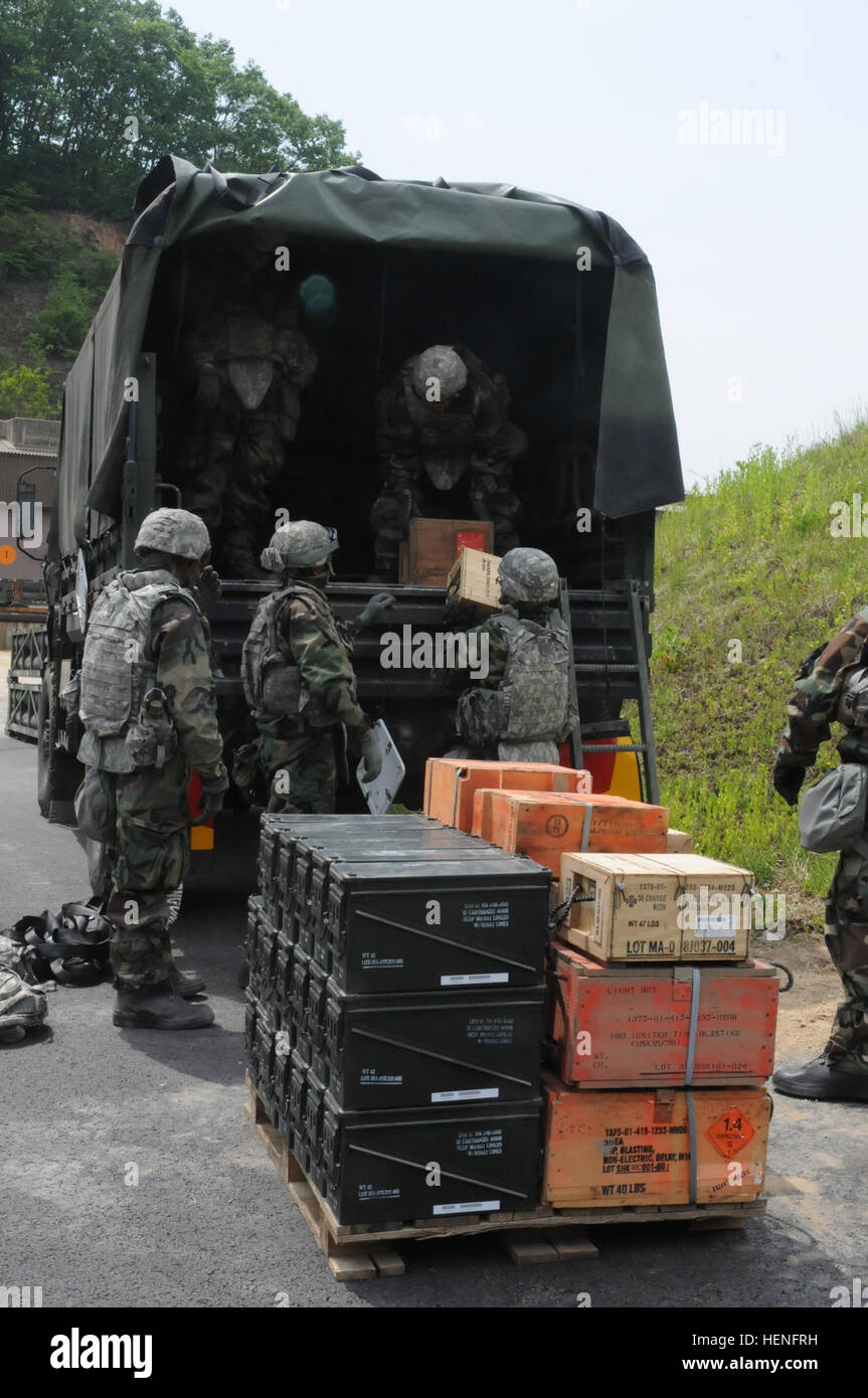 Soldiers from 210th Field Artillery Brigade, 2nd Infantry Division