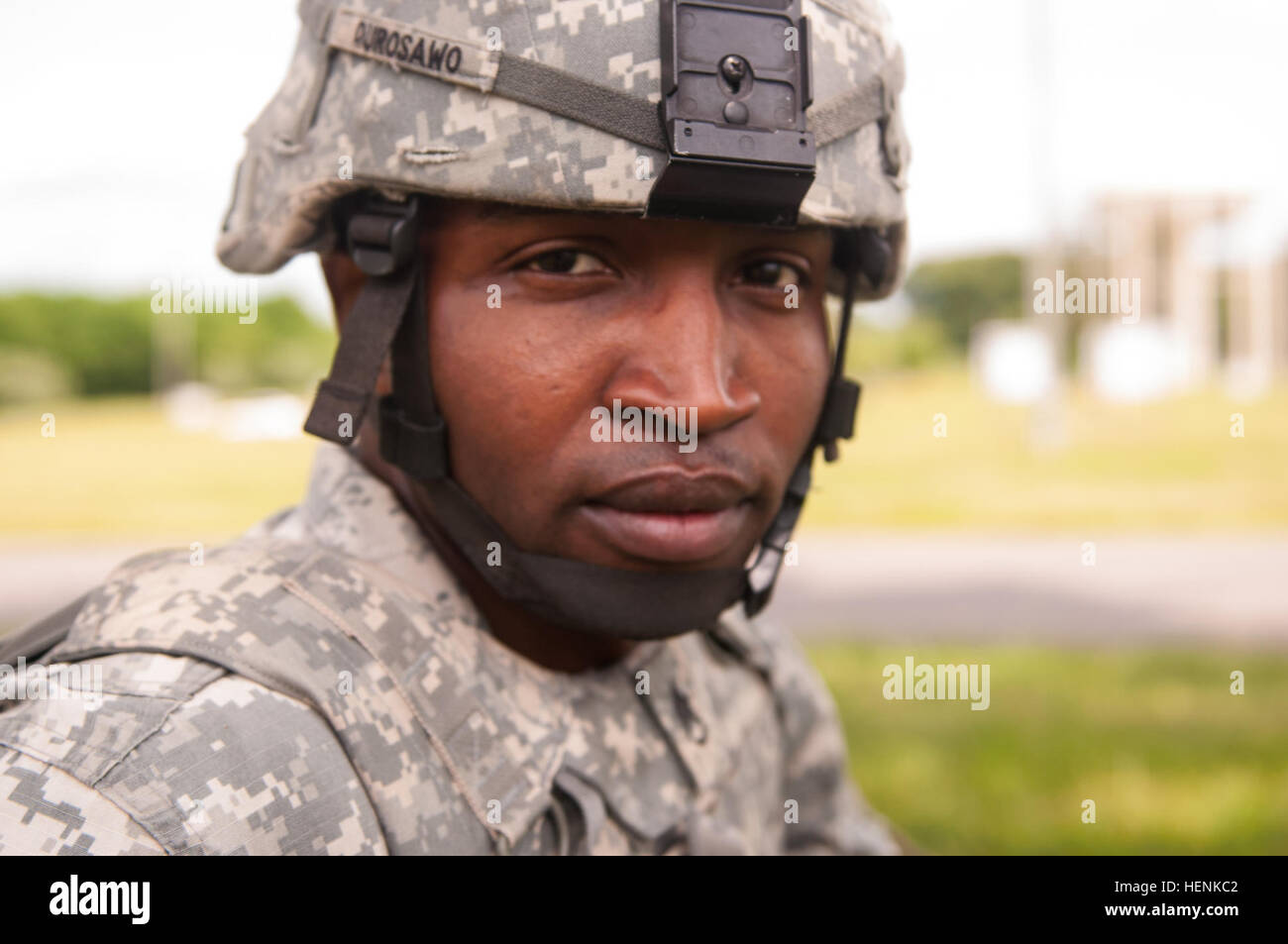 Soldiers in rifle pits hi-res stock photography and images - Alamy