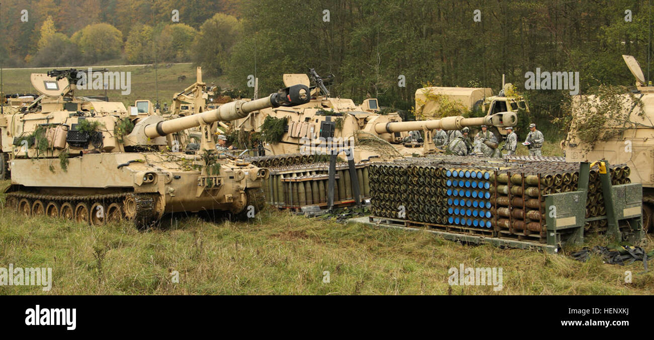 1 82 field artillery hi-res stock photography and images - Alamy