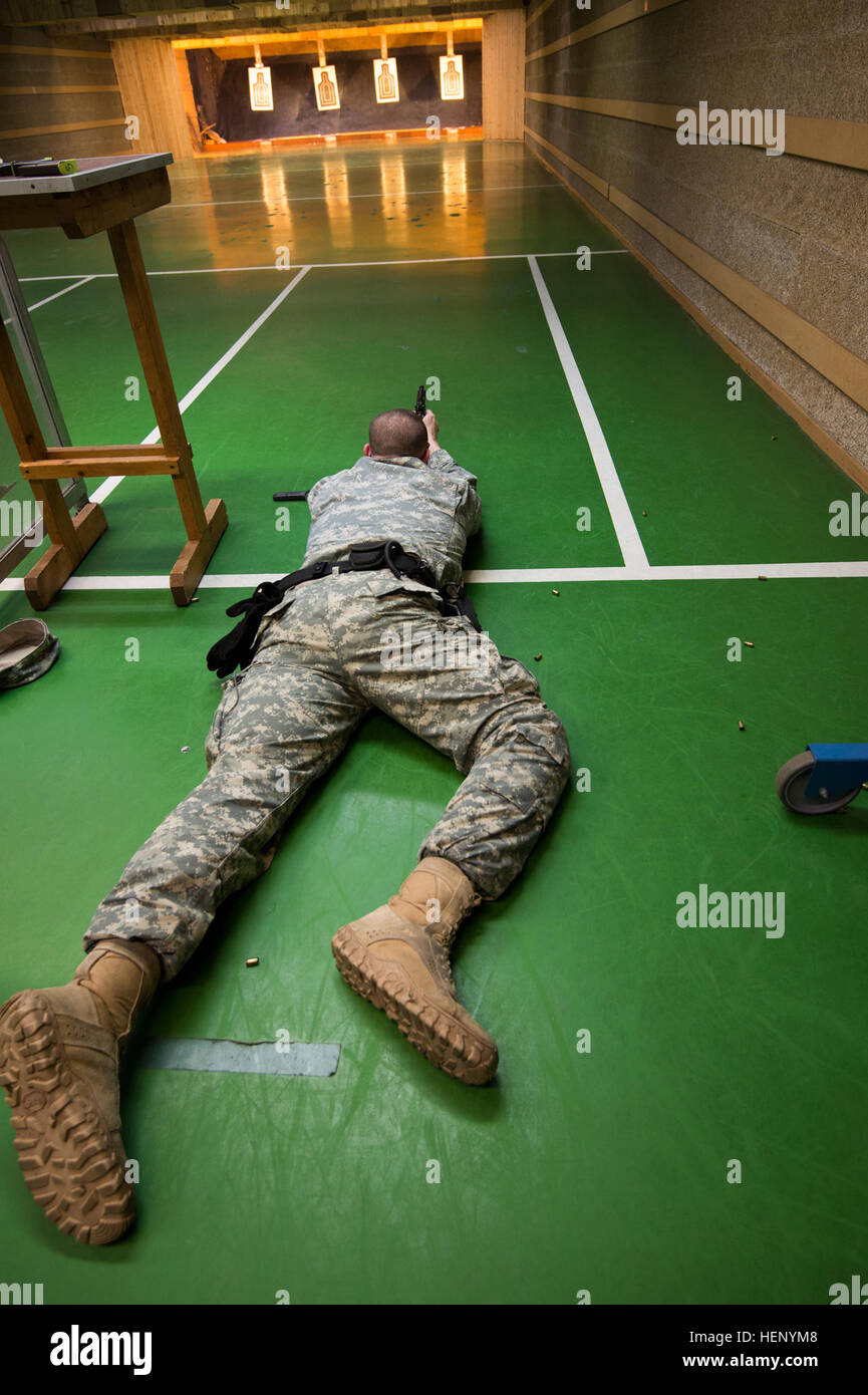 Firing pistol hi-res stock photography and images - Page 33 - Alamy