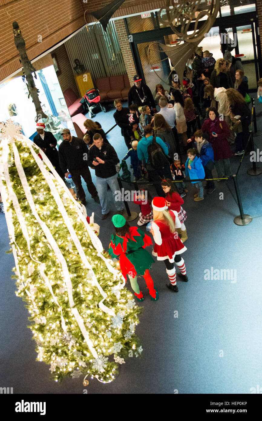 Children, families and attendees of the Joint Base MyerHenderson Hall