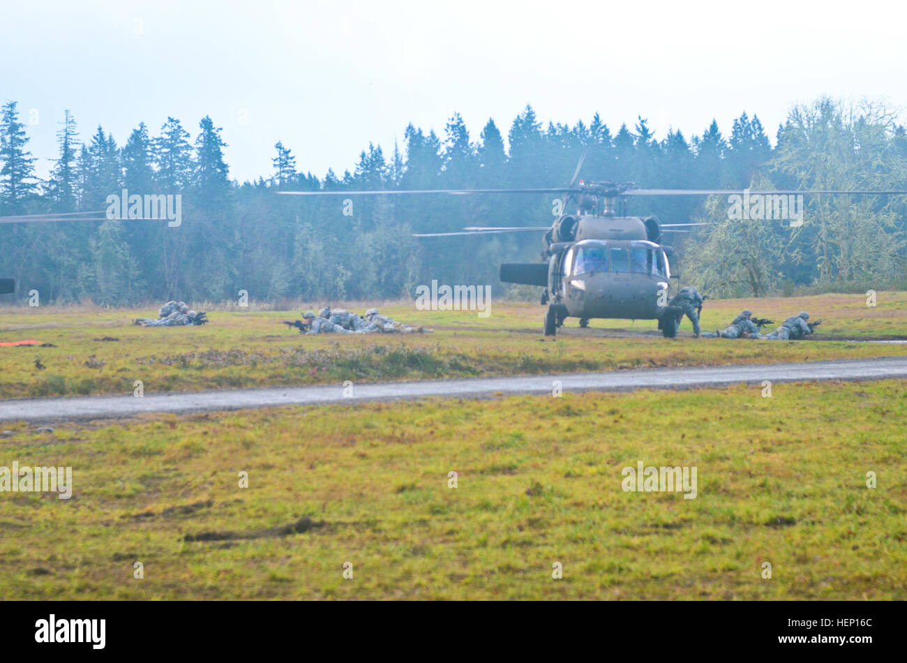 U.S. Army Soldiers with 2nd Battalion, 3rd Infantry Regiment, 3-2 ...