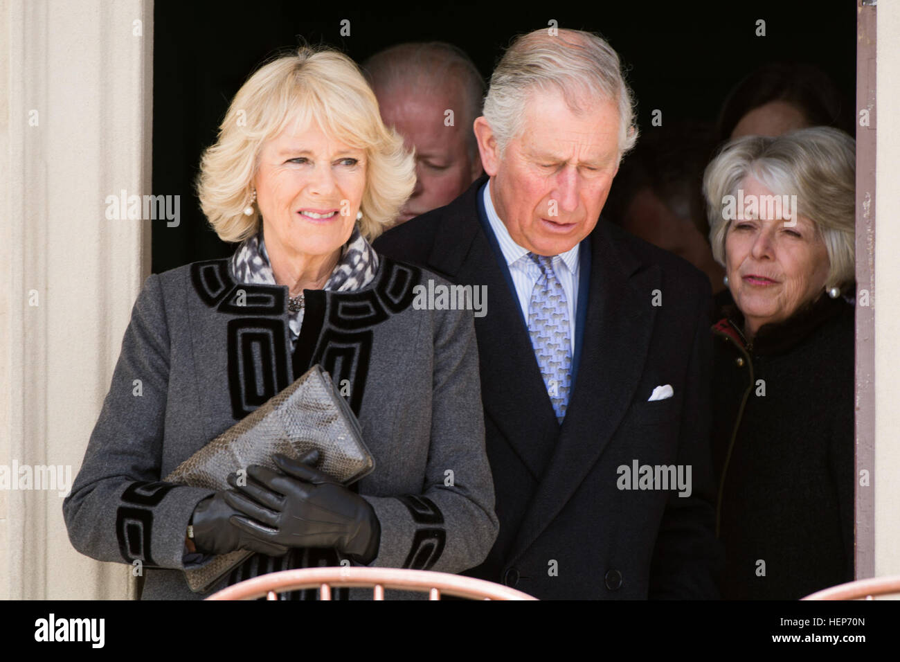 His Royal Highness, Prince Charles, right, and Duchess of Cornwall, Camilla, step out of George Washington’s mansion at Mount Vernon, Va., toward the Potomac River during their visit to Washington, March 18, 2015. Prince Charles previously visited Mount Vernon in 1970 with his sister Princess Anne, and two of U.S. President Richard Nixon’s daughters. (Joint Base Myer-Henderson Hall PAO photo by Rachel Larue) Retirement absolutely royal for former TOG Fife and Drum Corps fifer 150316-A-DZ999-179 Stock Photo