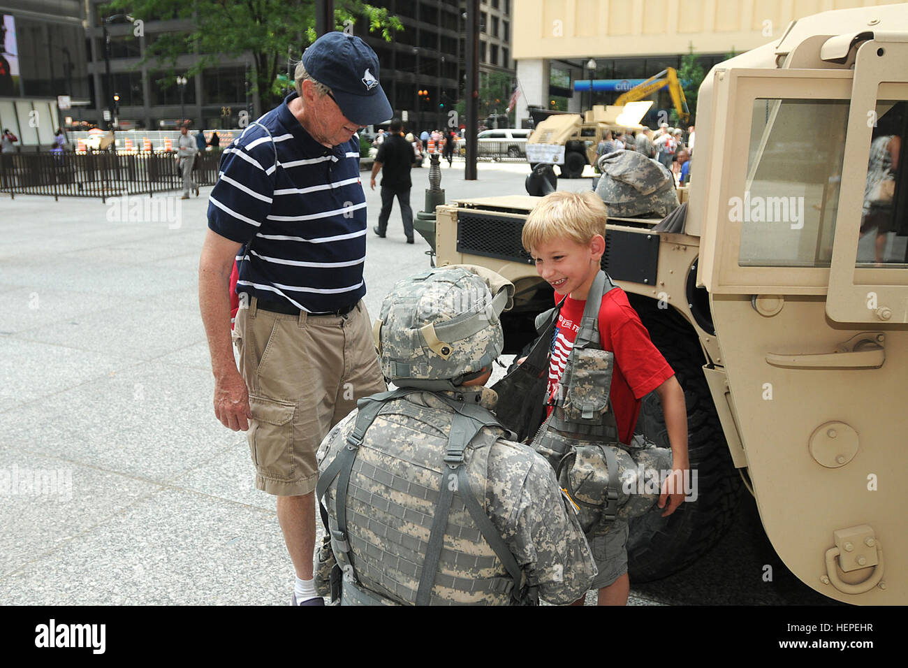 Army reserve soldiers load hi-res stock photography and images - Alamy
