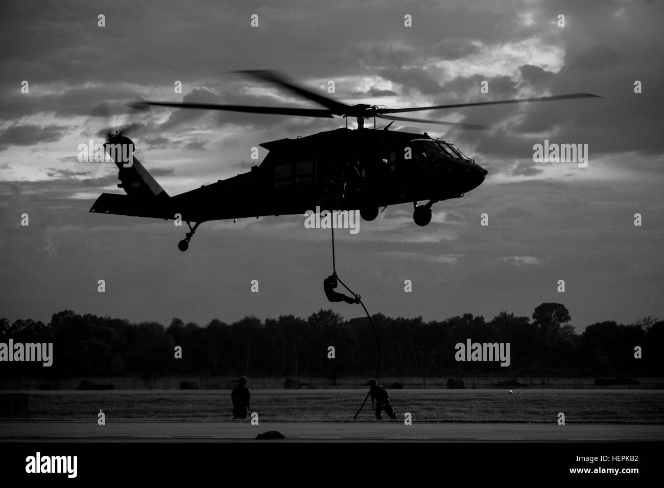 101st Fast Roping 101st cavalry regiment Black and White Stock Photos & Images - Alamy