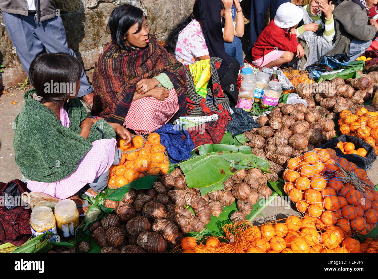 Cherrapunjee: Market; Traders, oranges, Meghalaya, India Stock Photo