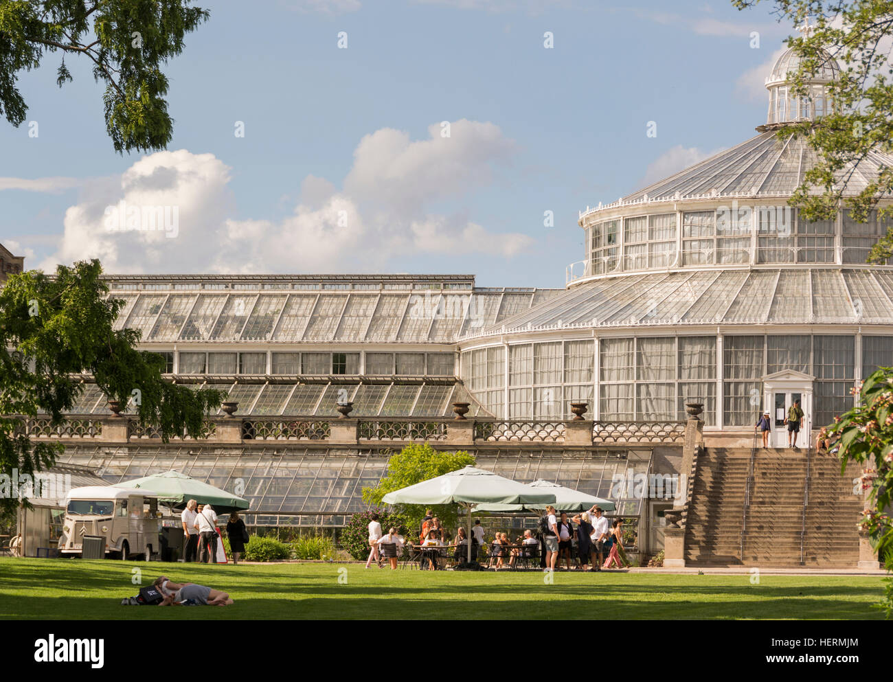 Large greenhouses hi-res stock photography and images - Alamy
