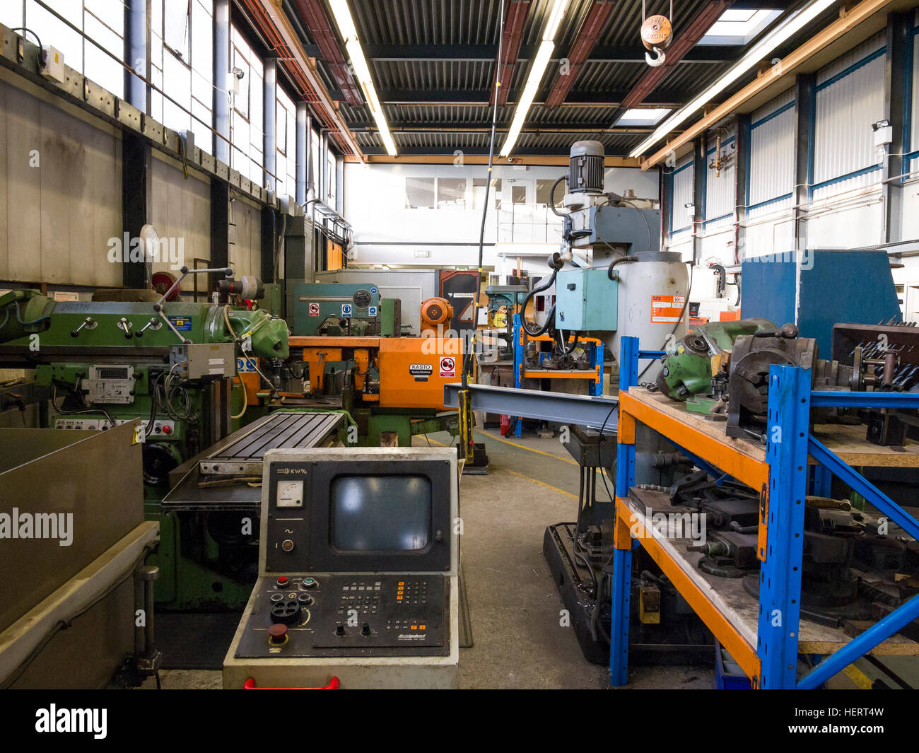 Heavy machines hires stock photography and images Alamy