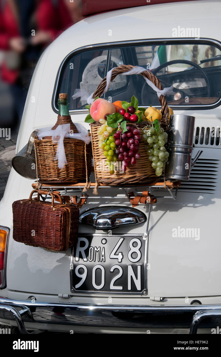 Fiat 500 picnic basket Stock Photo Alamy