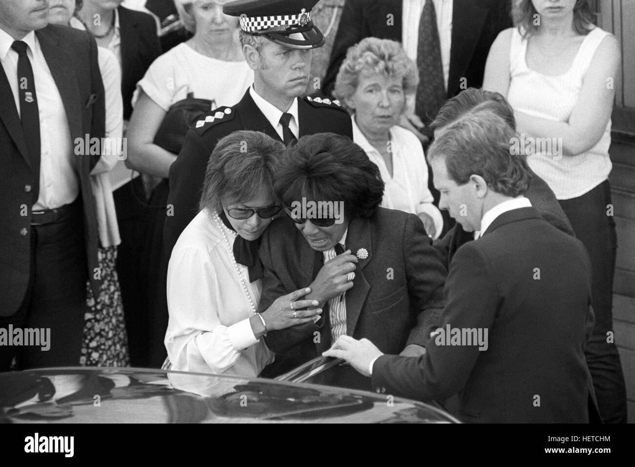Dame shirley bassey Black and White Stock Photos & Images - Alamy