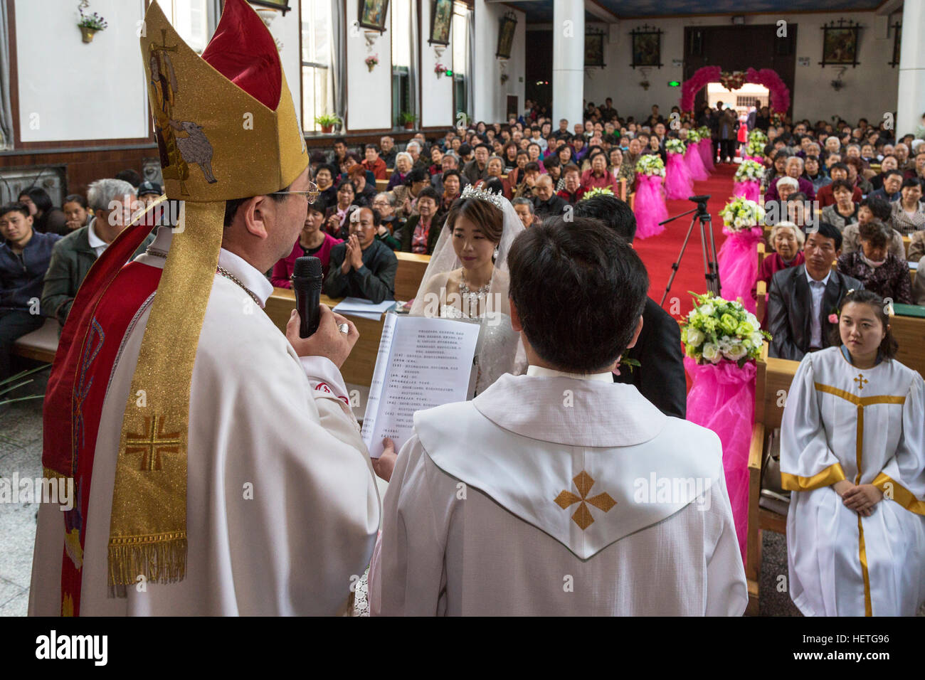 Wedding ceremony, Catholic church, Yinchuan, Ningxia, China Stock Photo